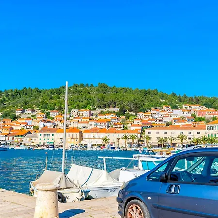 M&n Vela Luka